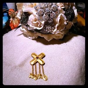 XOXO Gold Brooch w/ Ruby